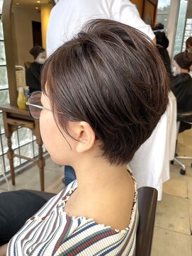 アルバ ヘアリゾート(ALBA) 【門倉美帆】ふんわり耳掛けショートスタイル