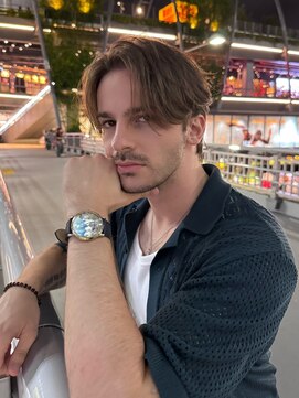 アイトーキョー 渋谷(AI TOKYO) 外国人風ラフフェザーパーマ