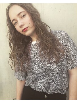 エヴァー(ever) [髪質改善/縮毛矯正/ダークアッシュ/カール/セミディ/姫カット]