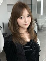 マウルルナ(MAEUL luna)&nbsp;大人ガーリー似合わせミディアムレイヤー　ダークアッシュ　萩村