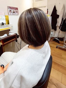 モーラ 浅香山店(MOLLA) 大人ハイライト×丸みショートボブ【浅香山】
