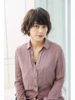 大人の華やかエアリーボブ