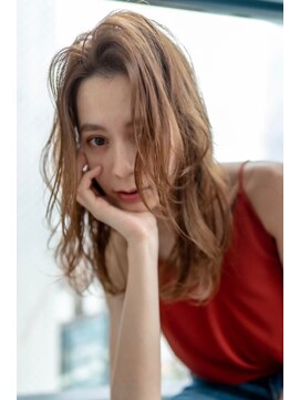 ドットハリス(.Hallis) 大人かわいい/小顔/ミディアムレイヤー/20代30代40代