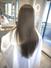 ブリーチなしでの透明感カラーも叶えられます♪
