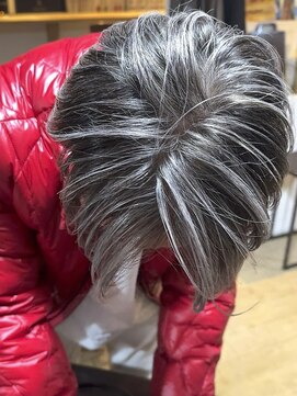 ブレイズヘアー(BLAZEhair) 【筋感ハイトーン】脱白髪染めバレイヤージュ×ブリーチ２回