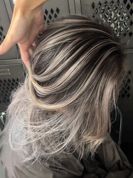 アポロ 横浜駅店(apollo) 筋感バレイヤージュ/ホワイトバレイヤージュ/海外レイヤー