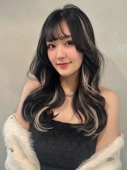 エクステ専門店RIXXY 天神大名シールエクステ/ブリーチ/カラー【２月中旬OPEN(予定)】の写真/まるで自毛のような自然な馴染みをお約束！マンツーマン施術だからこその仕上がりをぜひ体感して下さい♪