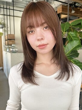 ディッセンバー 神宮前(December) ブリーチなしベージュ/顔まわりレイヤー/ミディアム