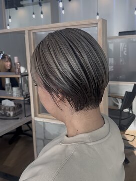 ジェニックバイノギオ(GENIC BY NOGIO) 読谷村白髪ぼかしバレイヤージュショート