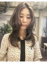ヴィークス ヘア(vicus hair)&nbsp;外国人風レイヤー×ヘーゼルグレージュ×ハイライト