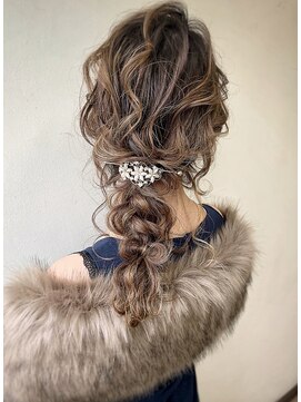 エル セルカ 高田馬場(el CERCA) 結婚式ヘアセット×大人可愛い編みおろしスタイル【高田馬場】