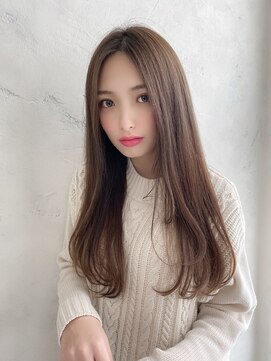 ソワリー 栄(THOiRY) 小顔カットが得意なスタイリストby坂元