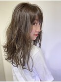 《tomi》グレージュ系カラー×ほつれ無造作カール