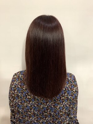 気になるクセを抑え、日々のお手入れが簡単になるストレートヘアをご提案♪真っ直ぐすぎない自然なStyleに*