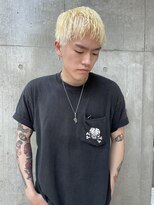 抜きっぱなしブリーチ　ブロンドヘア　メンズカット　ショート