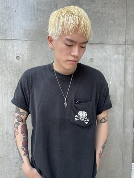 アルカナ 明治神宮前原宿(ARCANA) 抜きっぱなしブリーチ　ブロンドヘア　メンズカット　ショート