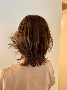 アンド アノン(and anon) ミディアムウルフ×イルミナカラー（TAKUMI）