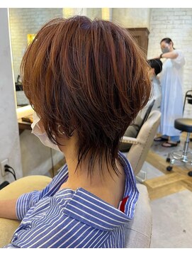 カリーナ(Carina) 〈キシタクヘアー〉今風ウルフ