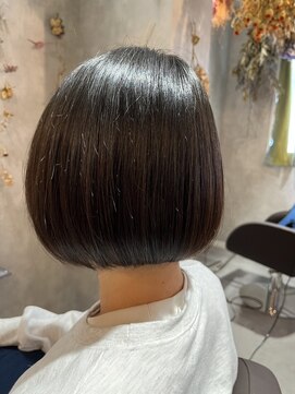 お花と犬と美容室 ミニボブ