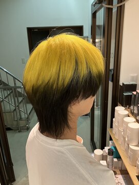 コワファーストナガサキシャンプーボーイ(COIFF1RST NAGASAKI SHAMPOO BOY) ウルフカット イエロー×ブラック