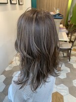 ムーン ティコブラーエ(moon tico brae)&nbsp;７月(ミディアムヘア/グレージュカラー/シルキーベージュ)