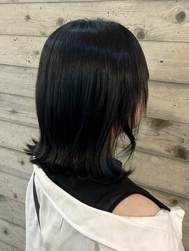 ムーンボウ(moon bow) イヤリングカラーがチラッと☆外はねボブ