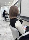 垢抜けカラー　ブリーチで作るミルクティーカラー