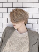 トリッカアヴェダ(tricca AVEDA) ブリーチカラー/ホワイトブロンド/ショートボブ