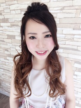 ヘアサロン アイラス(hair salon Ailus) フィッシュボーンで後姿も印象的に★ナチュラルヘアアレンジ