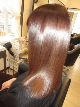 コア フィール ア デイ(COIFFURE A DAY) ミセスロング艶髪