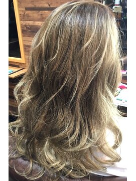 ココバイファニック(Coc. by funic) 極細ハイライト×ふんわり感 【関内】