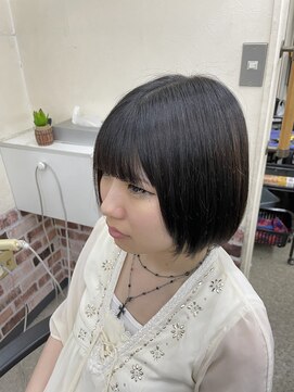 カット イン ビー パシュー(cut in Bee) ショートボブ