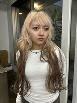 レコ 渋谷(LECO) ホワイト×ミルクティーベージュのローコントラストデザイン