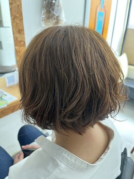 ウタ(uta) アッシュベージュで柔らかくカラー