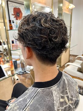 ディーボーイ 下通本店(D-BOY) ラルフサーフ/サーフカール/メンズパーマ