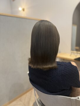 コマ(coma) ブリーチ×ピスタチオカラー