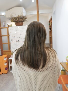 ディッセンバー 伊勢崎(December) 切りっぱなしボブ/ミニボブ/丸くないボブ/ヘーゼルベージュ