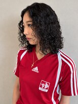グラムアッシュ(GLAM ASH) 外国人風パーマ カーリーパーマ 前髪なし パーマヘア 20代