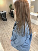 コマド(Comado)&nbsp;大人ロングとハイライトミルクアッシュ