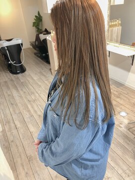 コマド(Comado) 大人ロングとハイライトミルクアッシュ