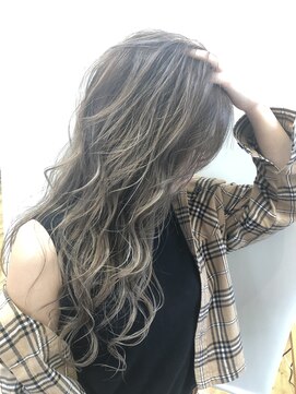 リリー ヘアーアンドビューティー(Lily) ハイライトカラー