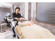 【思わずウトウトするシャンプータイム】姿勢が楽なフルフラットのシャンプー台を導入！