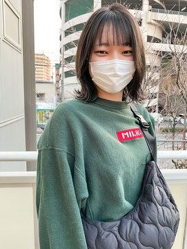 ツイギー 宮西店(TWiGGY) 外ハネのカーキ系カラー