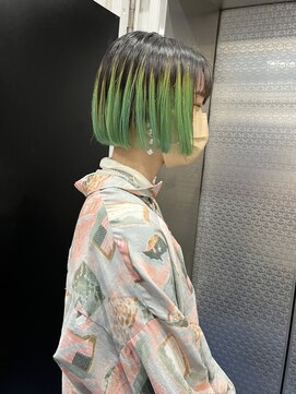 ホワイト 梅田(white) #ミニボブ×グリーン