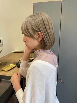 ティム(tim) ホワイトベージュ