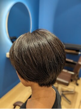 風の中の髪 オーガニック天然100%ヘナ