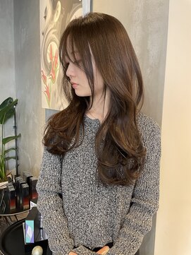 ブルックス レイヤーカット　顔まわりレイヤー　オリーブベージュ