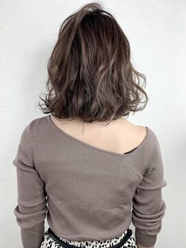 アレン 横川駅前店(ALLEN) 自然な外ハネ、骨格補正ミディアム