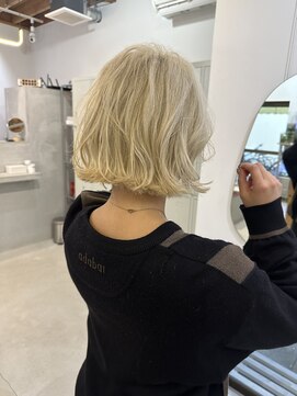 レンク(LENC) 動きのあるボブスタイル