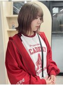 ハイトーンベージュ ブリーチ 艶髪 くびれボブ 外ハネボブ 20代